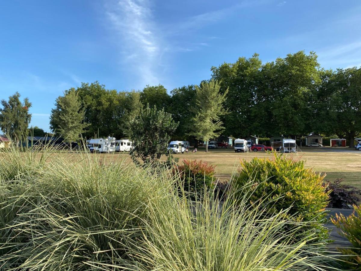 Cambridge Top 10 Holiday Park Exterior foto